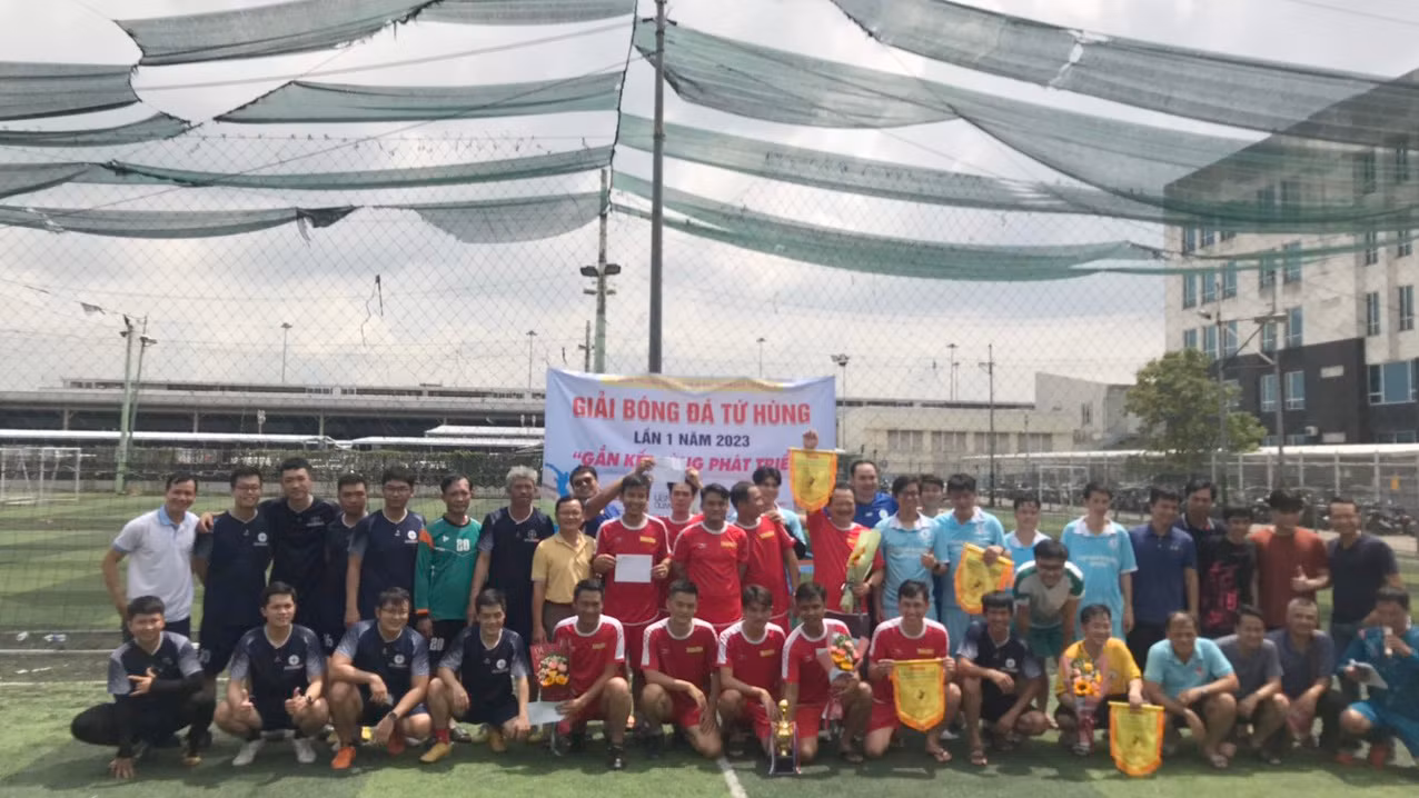 Đại diện 4 đơn vị tham gia Giải bóng đá Tứ hùng lần 1 năm 2023.