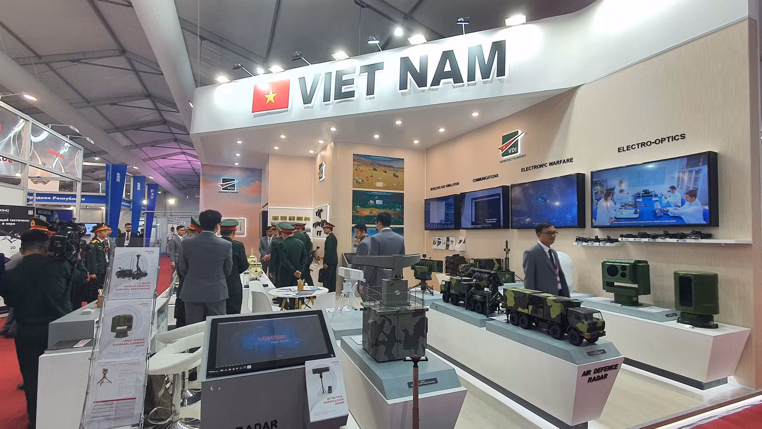 Gian hàng trưng bày sản phẩm của Việt Nam tại Army-2023.