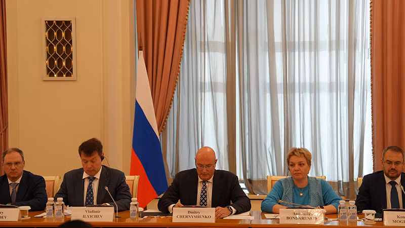 Phó Thủ tướng Dmitry Chernyshenko nhấn mạnh, Việt Nam là đối tác quan trọng, lâu đời của Liên bang Nga. (Ảnh: XUÂN HƯNG) Phó Thủ tướng Dmitry Chernyshenko nhấn mạnh, Việt Nam là đối tác quan trọng, lâu đời của Liên bang Nga. (Ảnh: XUÂN HƯNG)