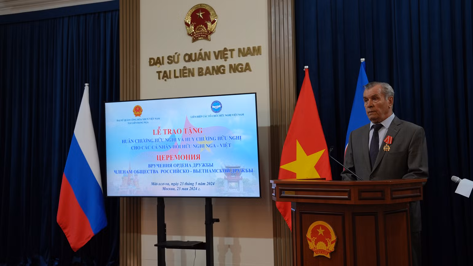 Ông Vladimir Ruvimov chia sẻ những ký ức về Việt Nam. (Ảnh: XUÂN HƯNG) Ông Vladimir Ruvimov chia sẻ những ký ức về Việt Nam. (Ảnh: XUÂN HƯNG)