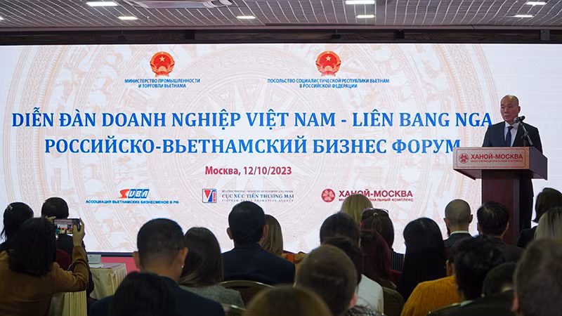 Cục trưởng Cục Xúc tiến thương mại Bộ Công thương Việt Nam Vũ Bá Phú phát biểu tại Diễn đàn. (Ảnh: XUÂN HƯNG)