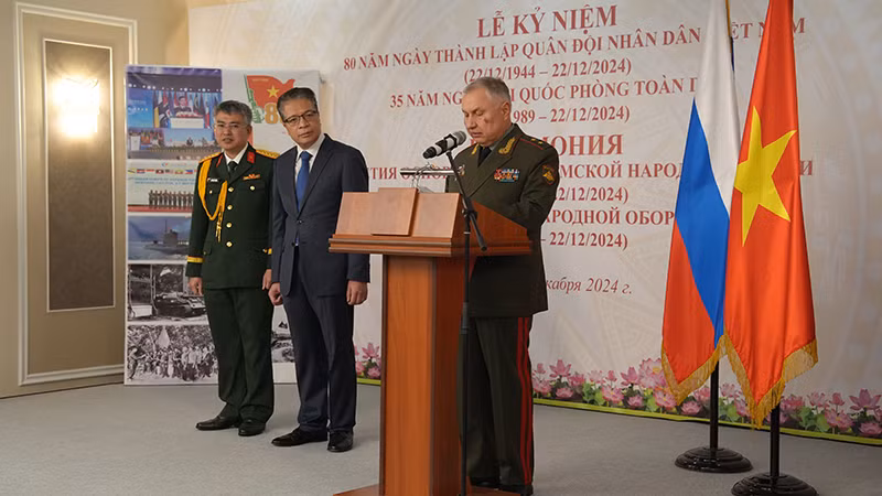 Trung tướng Alexander Kshimovsky phát biểu chúc mừng 80 năm thành lập Quân đội nhân dân Việt Nam. Trung tướng Alexander Kshimovsky phát biểu chúc mừng 80 năm thành lập Quân đội nhân dân Việt Nam.