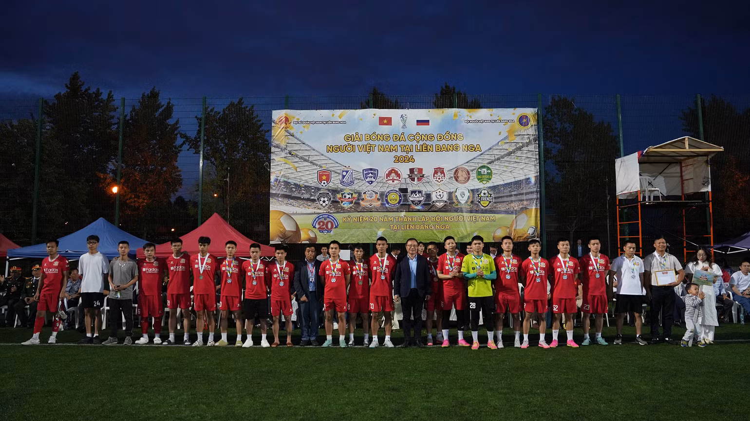 FC Thái Bình Moskva giành ngôi á quân giải đấu. (Ảnh: XUÂN HƯNG) FC Thái Bình Moskva giành ngôi á quân giải đấu. (Ảnh: XUÂN HƯNG)