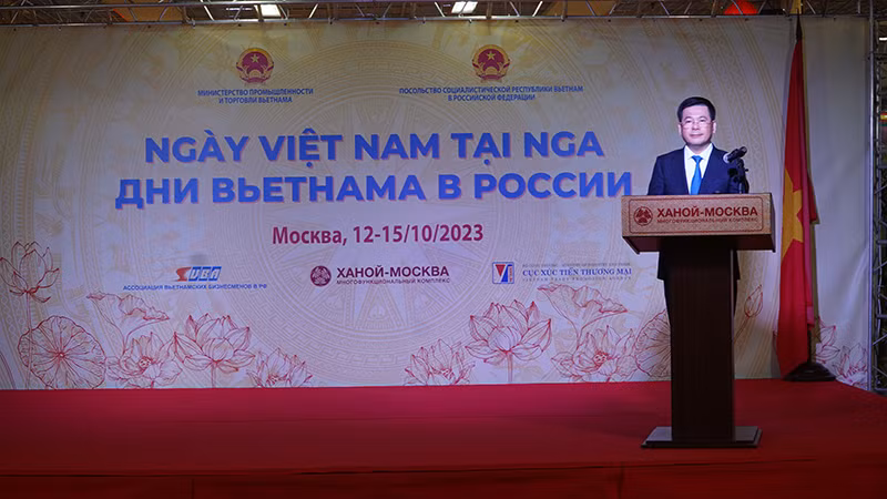 Bộ trưởng Nguyễn Hồng Diên phát biểu tại lễ khai mạc. (Ảnh: XUÂN HƯNG)