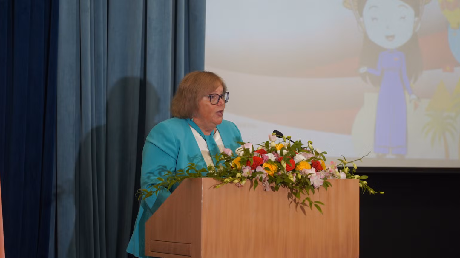 Bà Irina Kraeva, Hiệu trưởng Đại học Ngôn ngữ quốc gia Moskva, chia sẻ về công tác dạy tiếng Việt tại trường. (Ảnh: XUÂN HƯNG) Bà Irina Kraeva, Hiệu trưởng Đại học Ngôn ngữ quốc gia Moskva, chia sẻ về công tác dạy tiếng Việt tại trường. (Ảnh: XUÂN HƯNG)