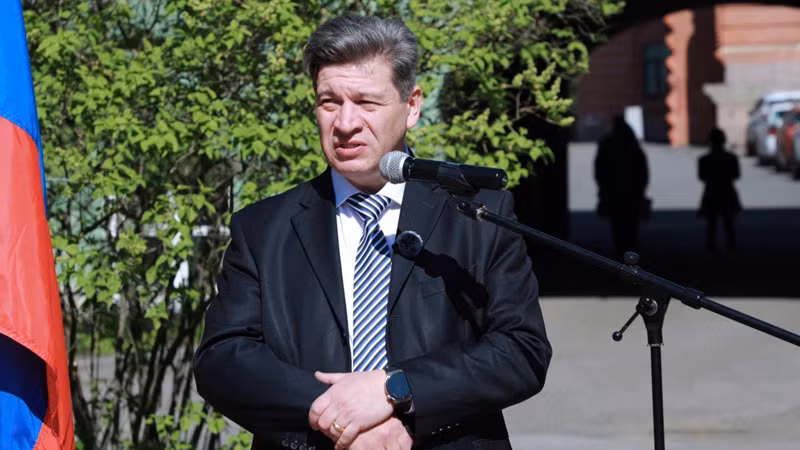 Giáo sư, Tiến sĩ Khoa học Vladimir Kolotov phát biểu tại sự kiện.