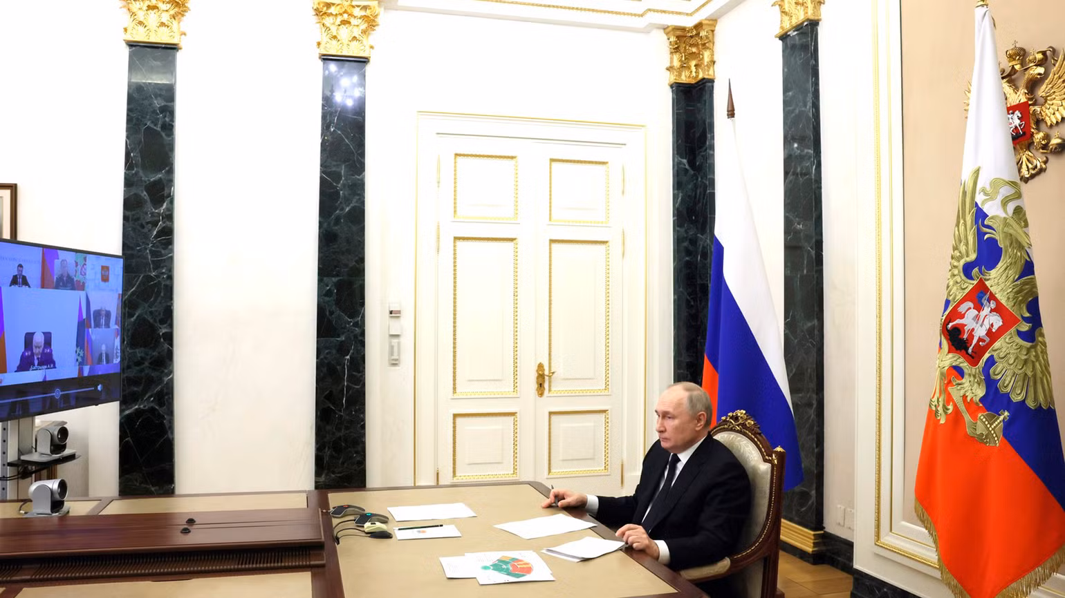 Tổng thống Putin chủ trì cuộc họp với các quan chức Nga nhằm đưa ra các giải pháp sau vụ tấn công khủng bố hôm 22/3. (Ảnh: KREMLIN.RU) Tổng thống Putin chủ trì cuộc họp với các quan chức Nga nhằm đưa ra các giải pháp sau vụ tấn công khủng bố hôm 22/3. (Ảnh: KREMLIN.RU)