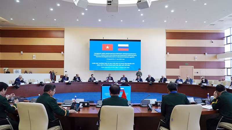 Quang cảnh Phiên họp Thường trực Ủy ban Phối hợp liên Chính phủ về Trung tâm Nhiệt đới Việt-Nga. Quang cảnh Phiên họp Thường trực Ủy ban Phối hợp liên Chính phủ về Trung tâm Nhiệt đới Việt-Nga.