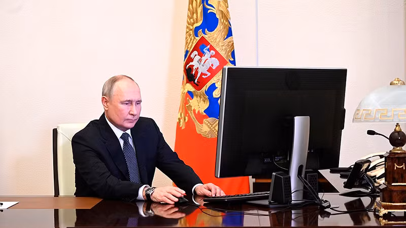 Tổng thống Nga đương nhiệm Putin bỏ phiếu trực tuyến. (Ảnh: Kremlin.ru) Tổng thống Nga đương nhiệm Putin bỏ phiếu trực tuyến. (Ảnh: Kremlin.ru)