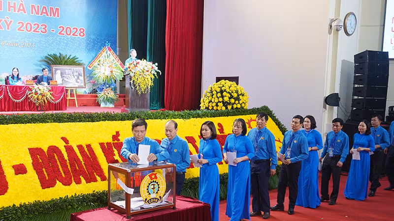 Đại hội bầu Ban Chấp hành Liên đoàn Lao động tỉnh Hà Nam khóa XIII, nhiệm kỳ 2023-2028.