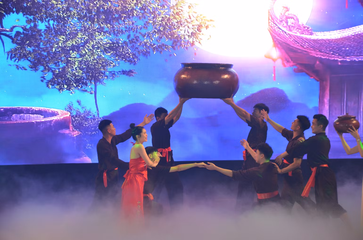 Tiết mục biểu diễn của Đoàn Nghệ thuật quần chúng thành phố Phủ Lý.