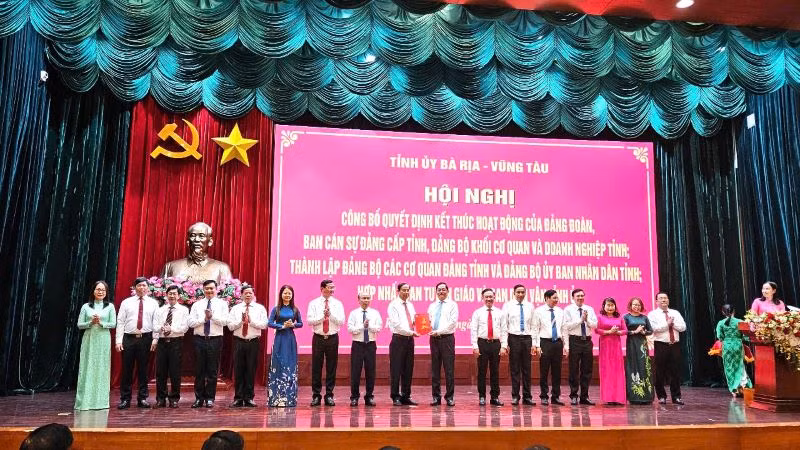 Đồng chí Nguyễn Văn Thọ, Phó Bí thư Tỉnh ủy, Chủ tịch Ủy ban nhân dân tỉnh được bầu giữ chức Bí thư Đảng bộ Ủy ban nhân dân tỉnh.