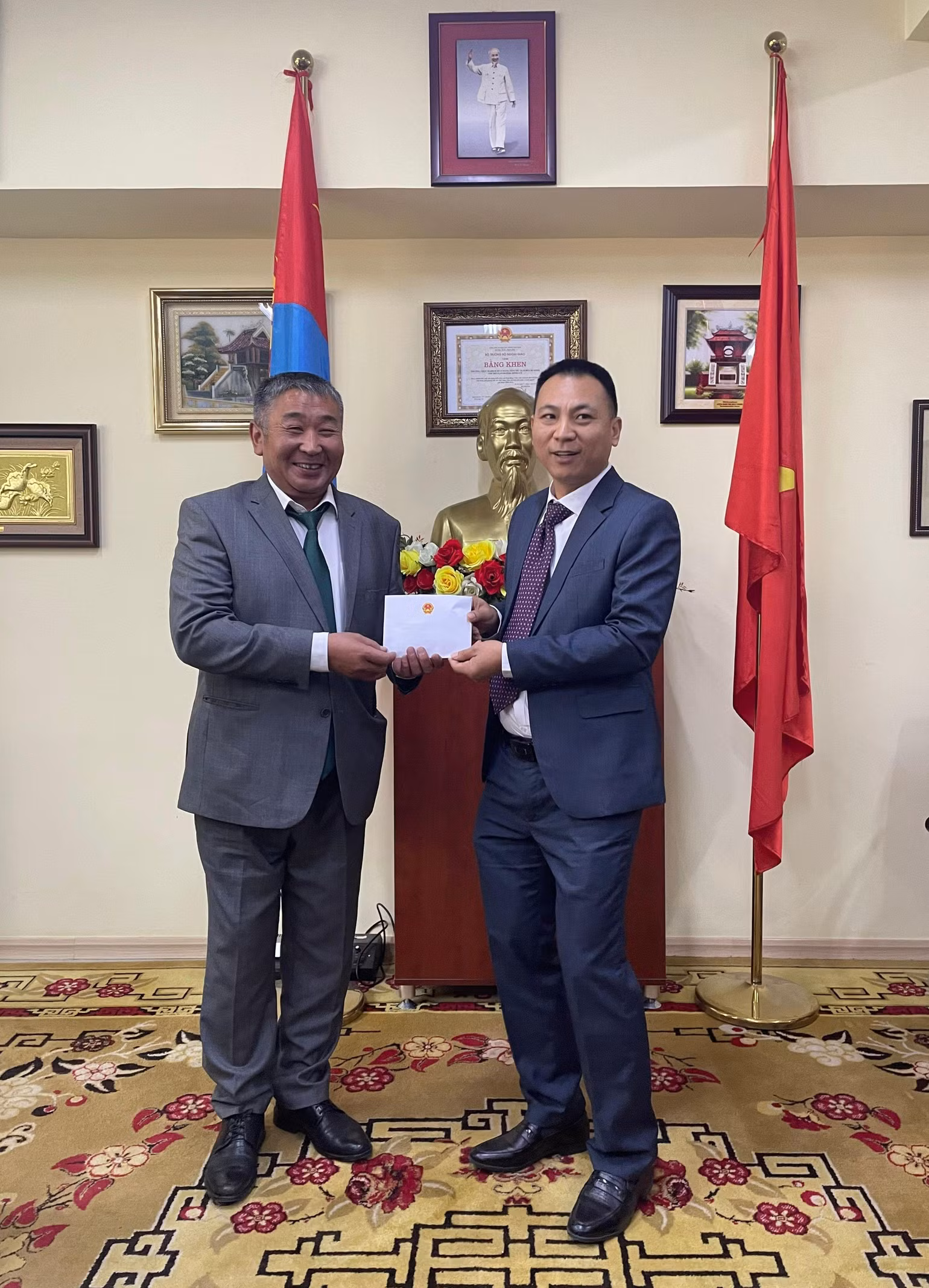 Bộ trưởng Lê Minh Hoan thăm trường mang tên Bác tại Mông Cổ ảnh 1 Bộ trưởng Lê Minh Hoan thăm trường mang tên Bác tại Mông Cổ ảnh 1