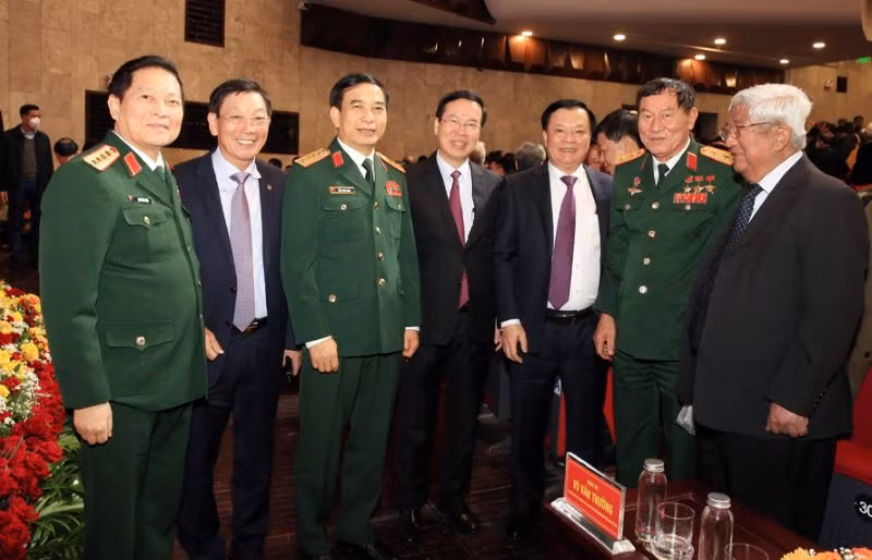 Các đại biểu dự lễ kỷ niệm.