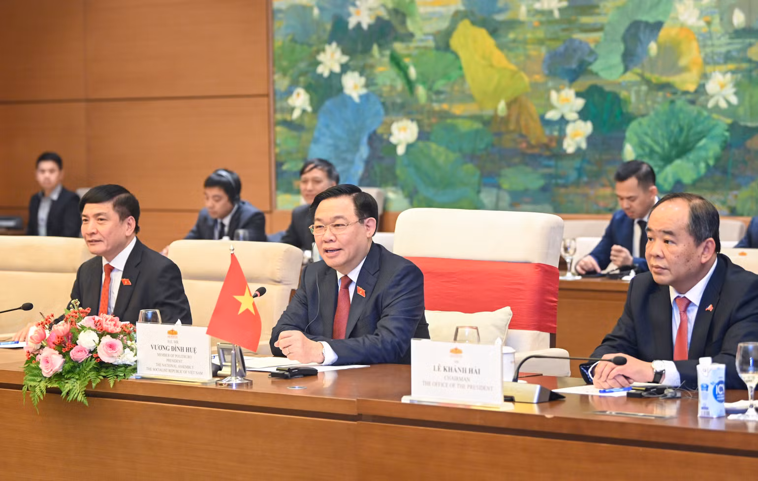 Chủ tịch Quốc hội Vương Đình Huệ phát biểu tại buổi hội kiến.