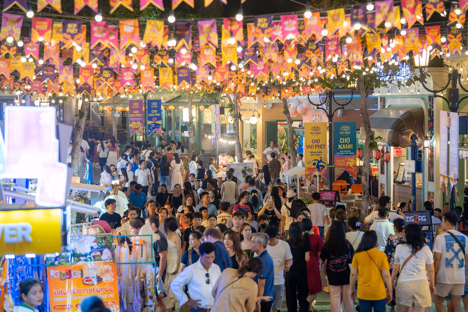 Chợ đêm Vui Phết. Chợ đêm Vui Phết.