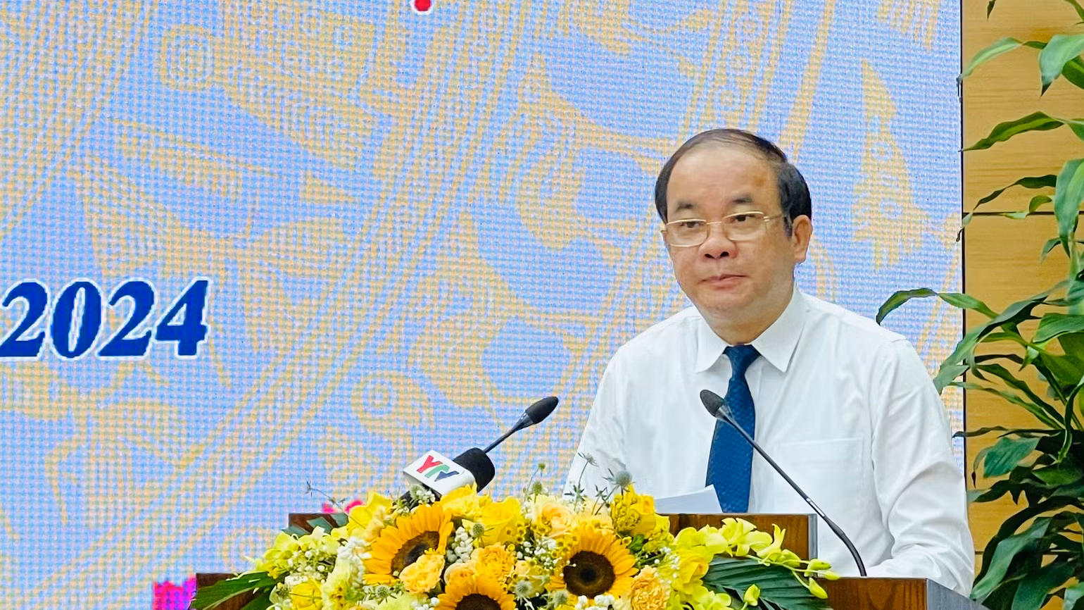 Đồng chí Tạ Văn Long, Phó Bí thư Thường trực Tỉnh ủy Yên Bái phát biểu tại Hội nghị. (Ảnh: THANH SƠN)
