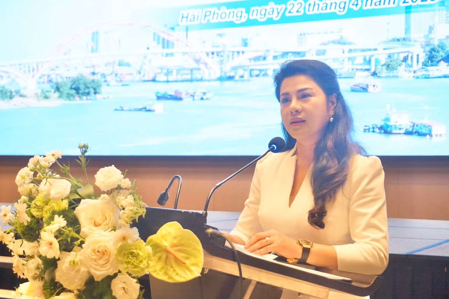 TS Trần Thị Hoàng Mai, Giám đốc Sở Văn hóa, Thể thao và Du lịch thành phố Hải Phòng phát biểu tại Hội thảo. TS Trần Thị Hoàng Mai, Giám đốc Sở Văn hóa, Thể thao và Du lịch thành phố Hải Phòng phát biểu tại Hội thảo.