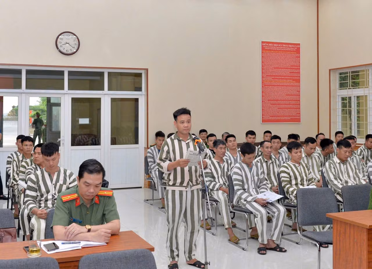 Các phạm nhân được đặc xá đợt này bày tỏ niềm vui mừng, phấn khởi trước chính sách nhân đạo, khoan hồng của Đảng, Nhà nước. Các phạm nhân được đặc xá đợt này bày tỏ niềm vui mừng, phấn khởi trước chính sách nhân đạo, khoan hồng của Đảng, Nhà nước.