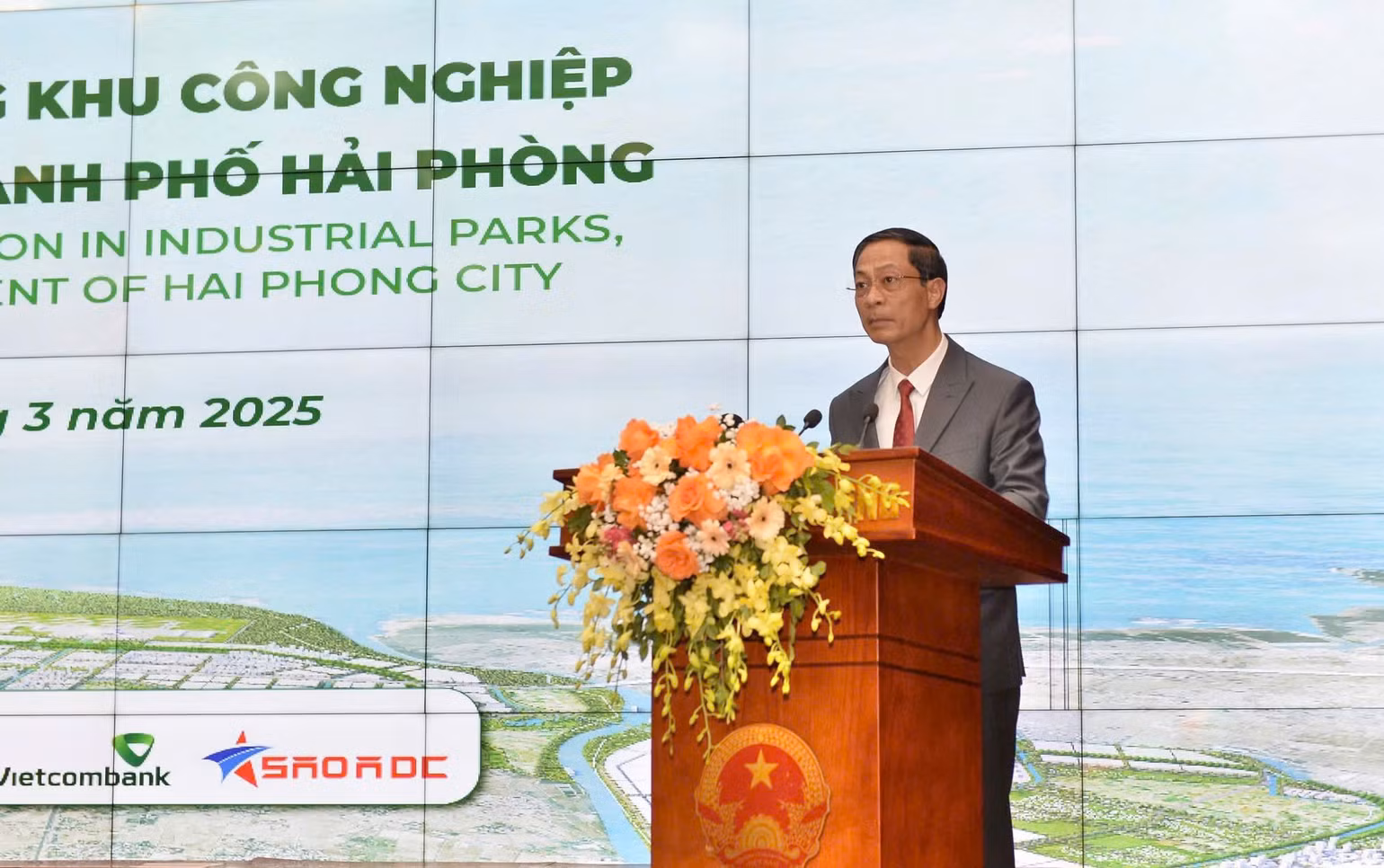 Đồng chí Đỗ Mạnh Hiến, Phó Bí thư Thường trực Thành ủy Hải Phòng phát biểu chào mừng và khai mạc hội thảo.
