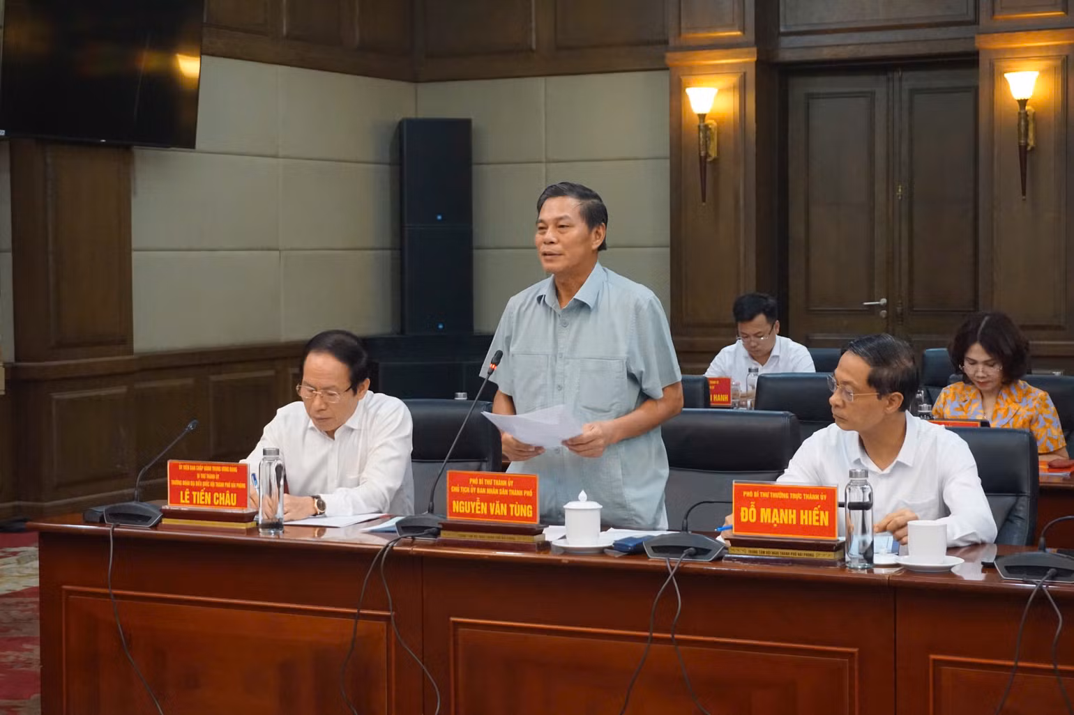 Đồng chí Nguyễn Văn Tùng, Phó bí thư Thành uỷ, Chủ tịch Ủy ban nhân dân thành phố Hải Phòng phát biểu. Đồng chí Nguyễn Văn Tùng, Phó bí thư Thành uỷ, Chủ tịch Ủy ban nhân dân thành phố Hải Phòng phát biểu.