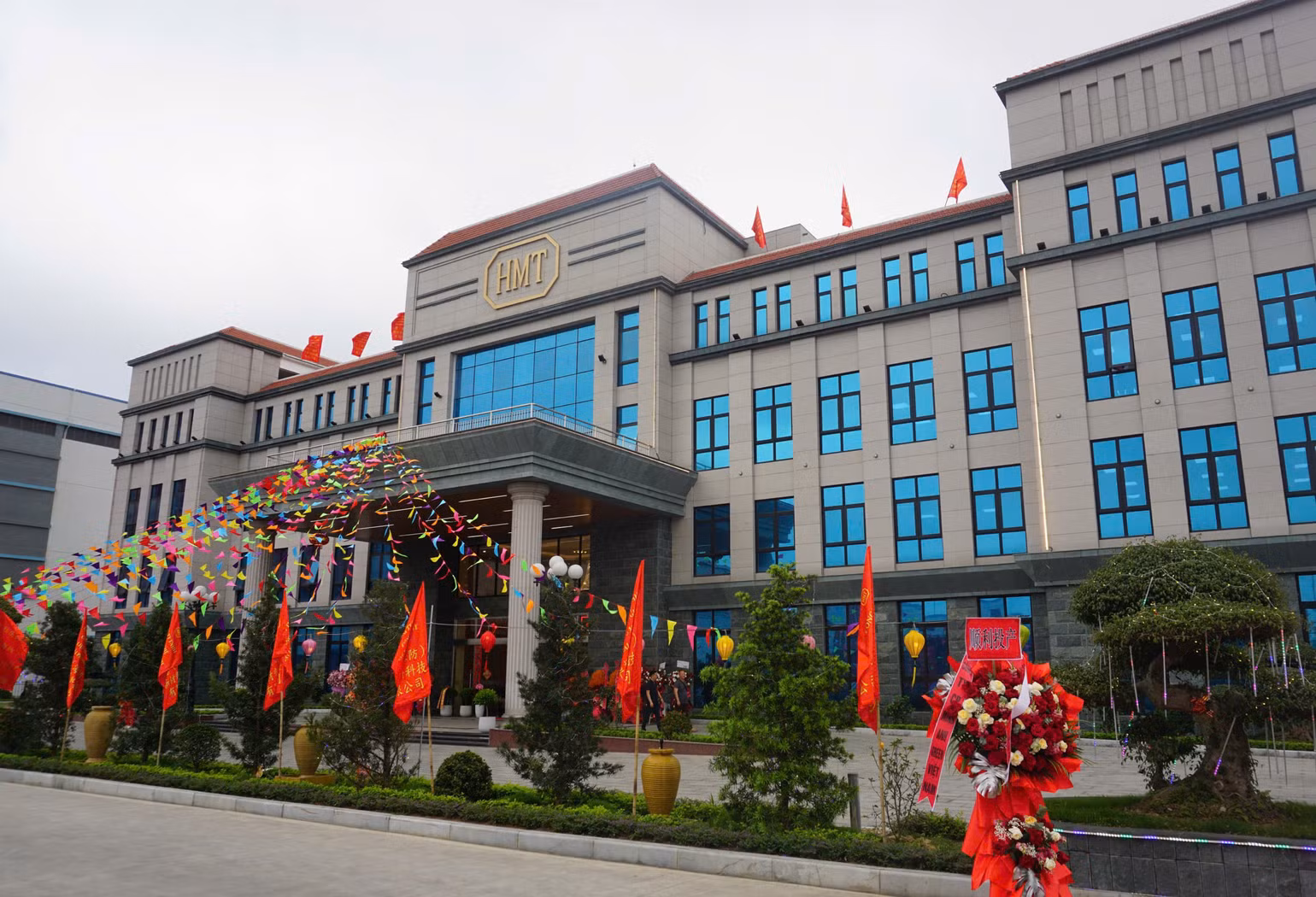 Nhà máy sản xuất chế tạo bộ phận linh kiện hệ thống an toàn thụ động ô-tô HMT (Hải Phòng).