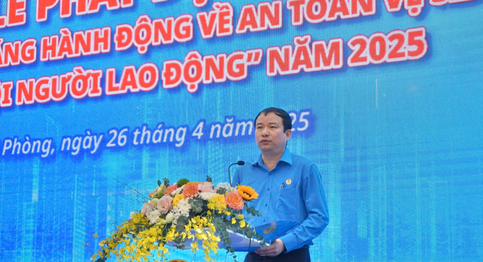 Ông Nguyễn Anh Tuân, Chủ tịch Liên đoàn Lao động thành phố Hải Phòng. Ông Nguyễn Anh Tuân, Chủ tịch Liên đoàn Lao động thành phố Hải Phòng.
