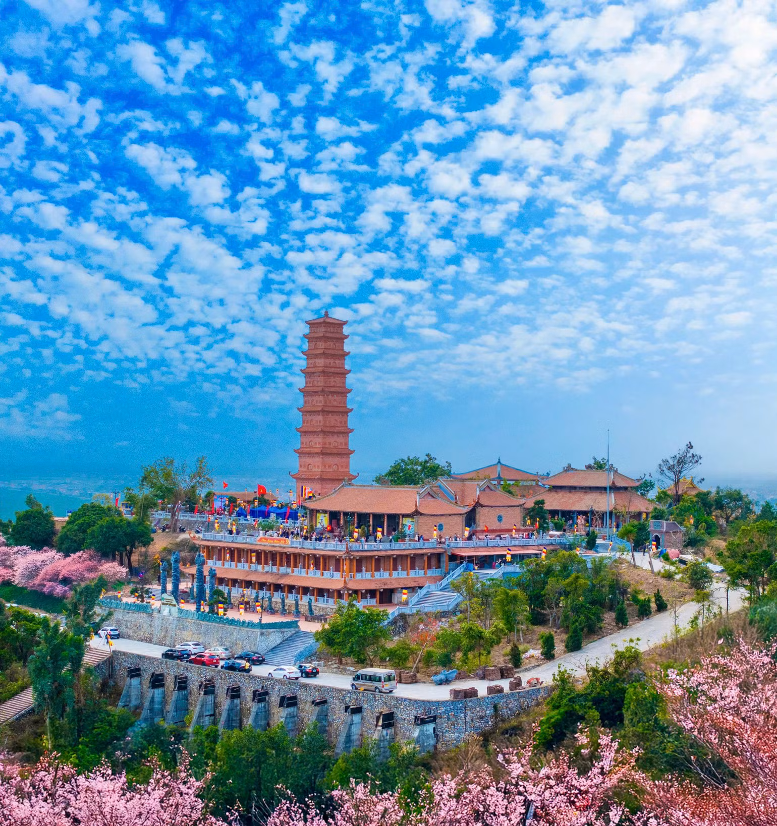 Tháp Tường Long từng được biết đến như một trung tâm văn hóa, lịch sử lớn của Việt Nam ở thế kỷ XI-XII. (Ảnh: Nguyễn Đức Nghĩa)