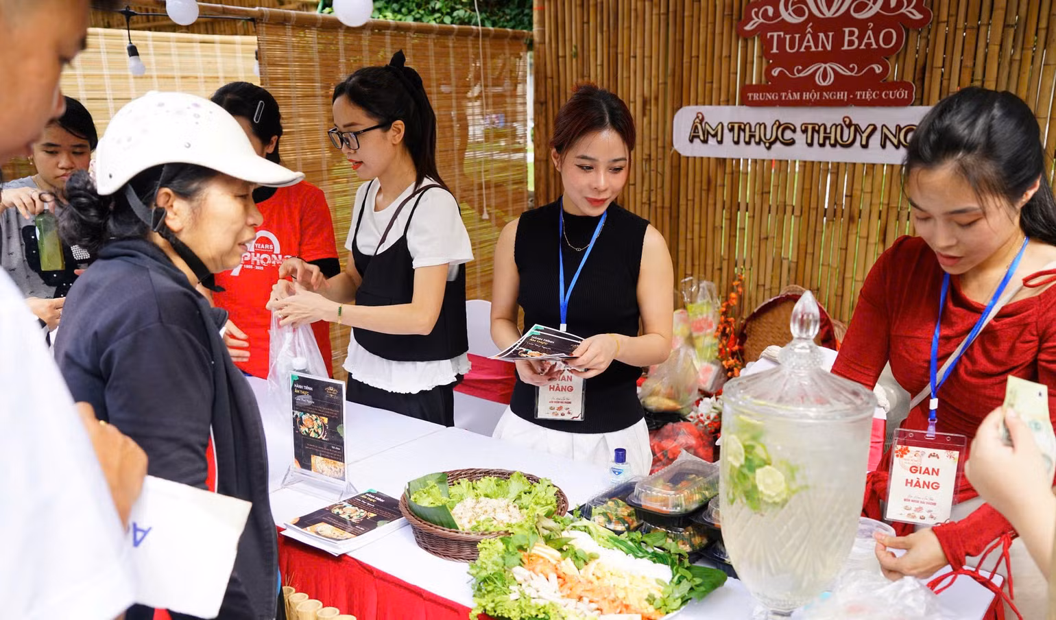 Các món ăn mang đậm chất Hải Phòng.