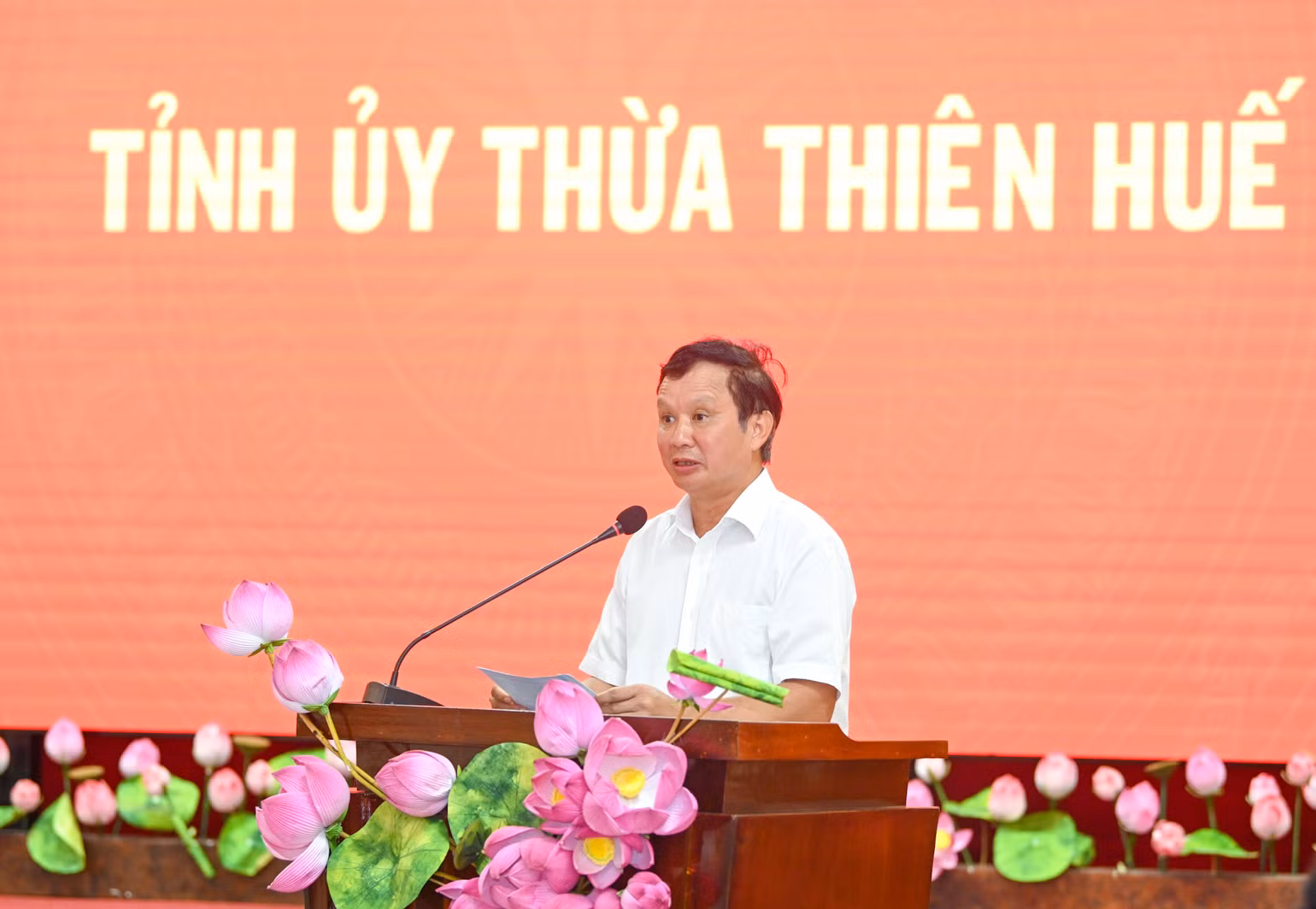 Bí thư Tỉnh ủy Thừa Thiên Huế Lê Trường Lưu phát biểu tại buổi làm việc.