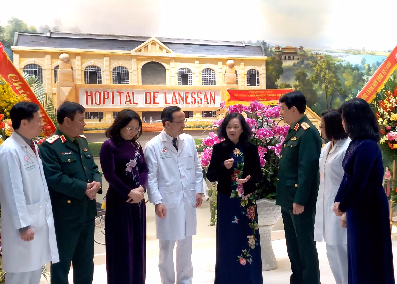Đồng chí Trương Thị Mai đề nghị lãnh đạo Bộ Quốc phòng, Bệnh viện 108 nghiên cứu cơ chế, chính sách đãi ngộ để giữ nguồn nhân lực giỏi. Đồng chí Trương Thị Mai đề nghị lãnh đạo Bộ Quốc phòng, Bệnh viện 108 nghiên cứu cơ chế, chính sách đãi ngộ để giữ nguồn nhân lực giỏi.
