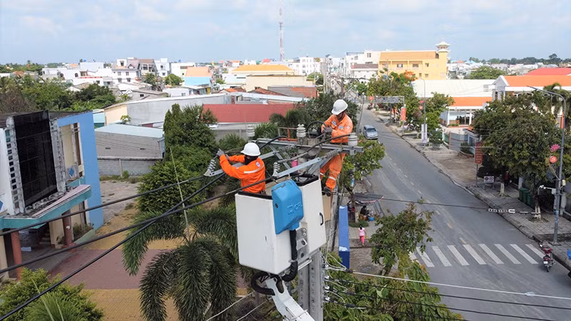 EVNSPC triển khai nhiều phương án bảo đảm cung cấp điện dịp nghỉ lễ Quốc khánh 2/9.