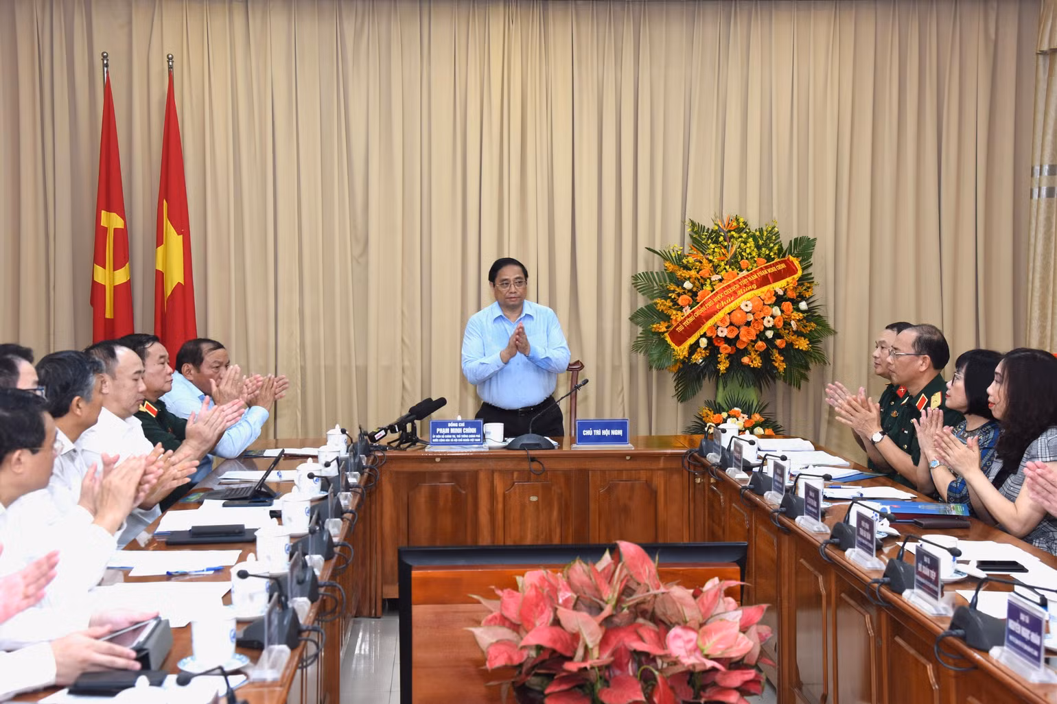 Thủ tướng Phạm Minh Chính làm việc với Ban Quản lý Lăng Chủ tịch Hồ Chí Minh. Thủ tướng Phạm Minh Chính làm việc với Ban Quản lý Lăng Chủ tịch Hồ Chí Minh.
