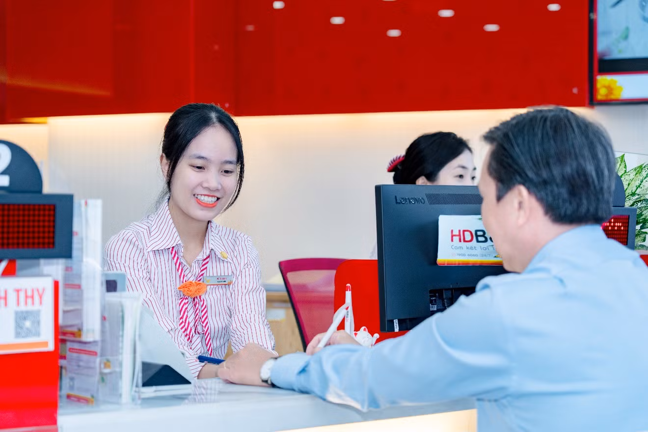eCash giúp khách hàng tập trung tiền mặt về một mối, giảm thiểu rủi ro vận chuyển, kiểm đếm, đồng thời tối ưu hóa dòng tiền để phục vụ tái đầu tư. eCash giúp khách hàng tập trung tiền mặt về một mối, giảm thiểu rủi ro vận chuyển, kiểm đếm, đồng thời tối ưu hóa dòng tiền để phục vụ tái đầu tư.