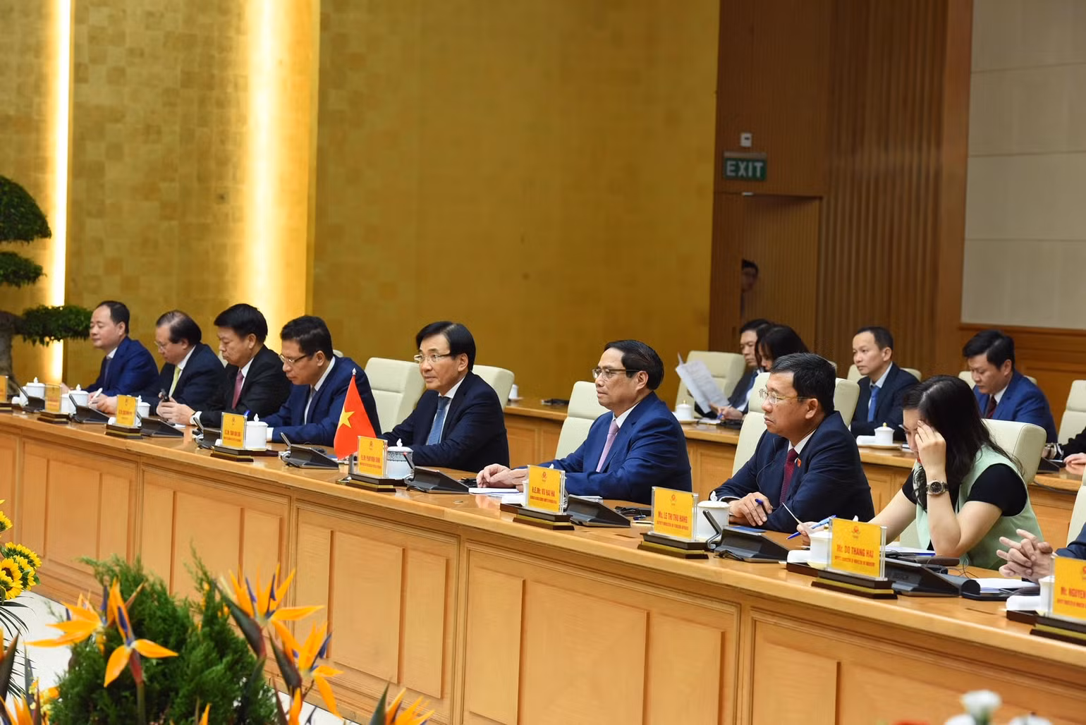 Thủ tướng Phạm Minh Chính và các thành viên chính phủ tại buổi hội kiến với Chủ tịch Duma Quốc gia Quốc hội Liên bang Nga V.V. Volodin. Thủ tướng Phạm Minh Chính và các thành viên chính phủ tại buổi hội kiến với Chủ tịch Duma Quốc gia Quốc hội Liên bang Nga V.V. Volodin.