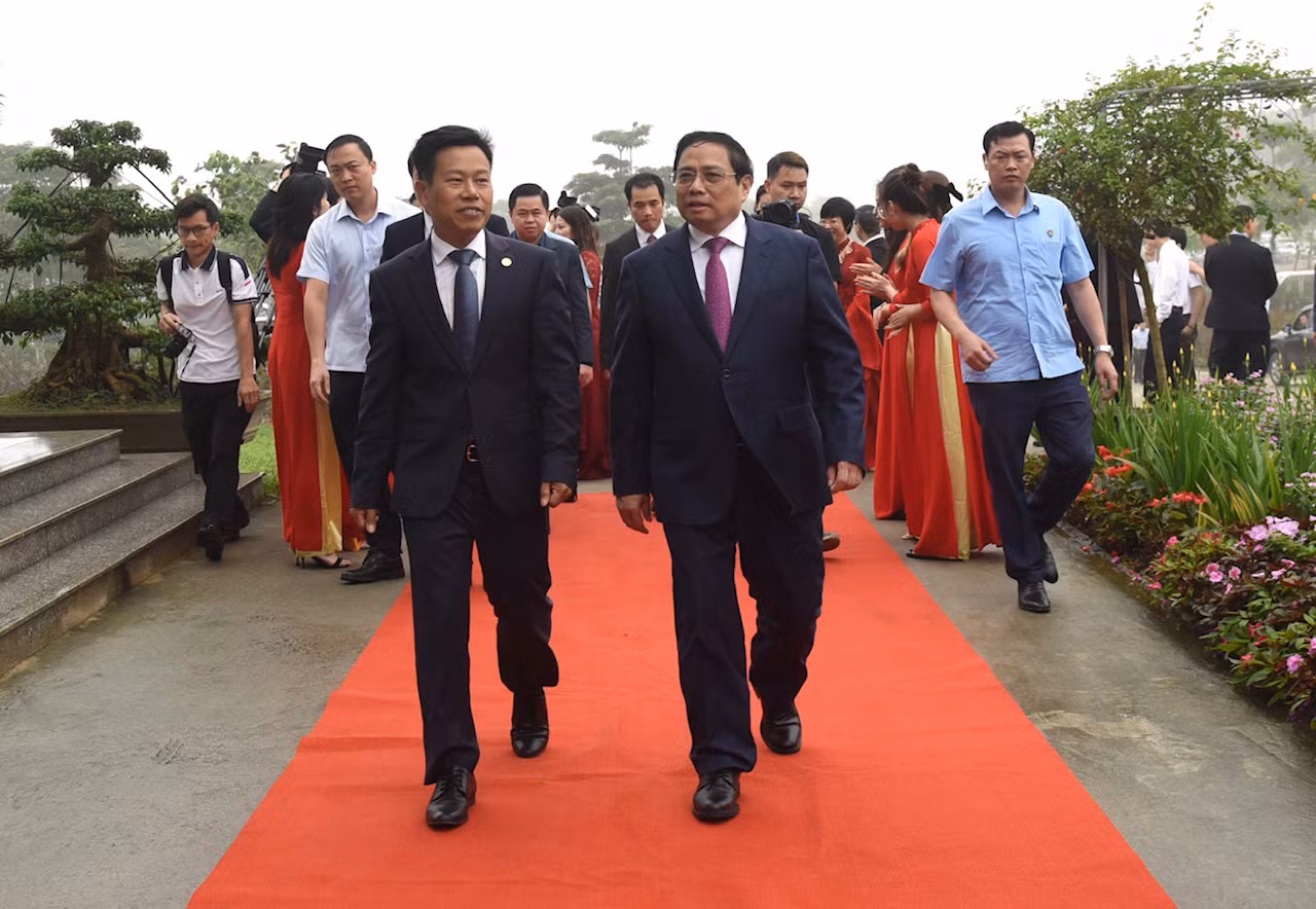 Thủ tướng Phạm Minh Chính đến thăm và làm việc với Đại học Quốc gia Hà Nội. Thủ tướng Phạm Minh Chính đến thăm và làm việc với Đại học Quốc gia Hà Nội.