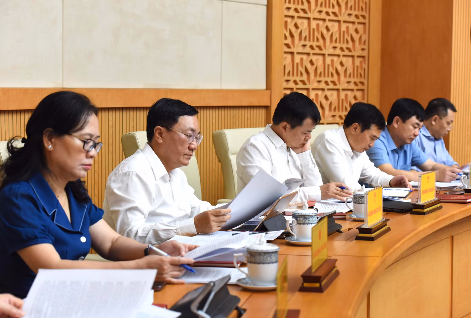 Các đại biểu tham dự phiên họp. Các đại biểu tham dự phiên họp.