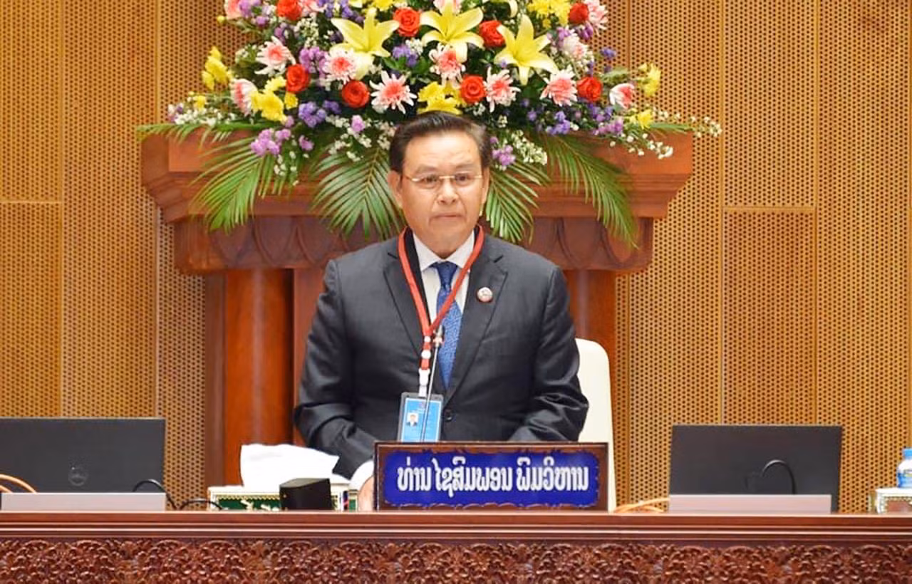 Chủ tịch Quốc hội Lào Xaysomphone Phomvihane phát biểu khai mạc kỳ họp. (Ảnh: Pasaxon) Chủ tịch Quốc hội Lào Xaysomphone Phomvihane phát biểu khai mạc kỳ họp. (Ảnh: Pasaxon)