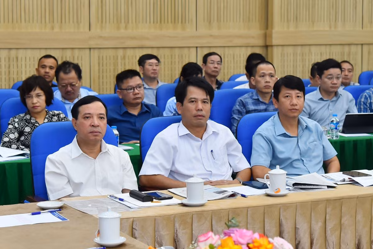 Các đồng chí lãnh đạo tỉnh Thanh Hoá tham dự hội nghị Hội nghị phóng viên thường trú toàn quốc Báo Nhân Dân năm 2023.