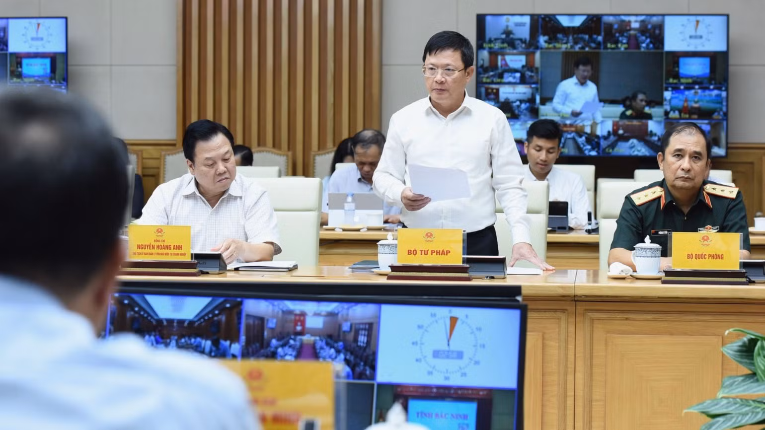 Đại diện lãnh đạo Bộ Tư pháp phát biểu tại hội nghị.