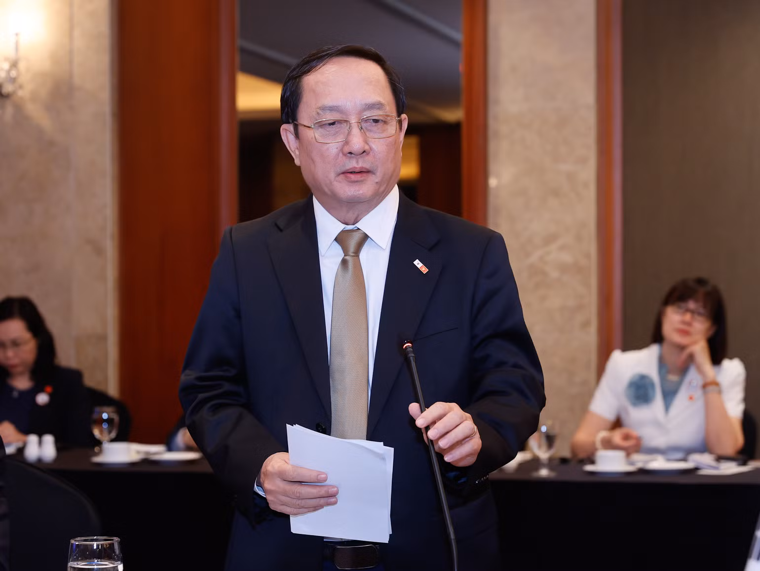 Bộ trưởng Khoa học và Công nghệ Huỳnh Thành Đạt phát biểu ý kiến tại Toạ đàm. Bộ trưởng Khoa học và Công nghệ Huỳnh Thành Đạt phát biểu ý kiến tại Toạ đàm.