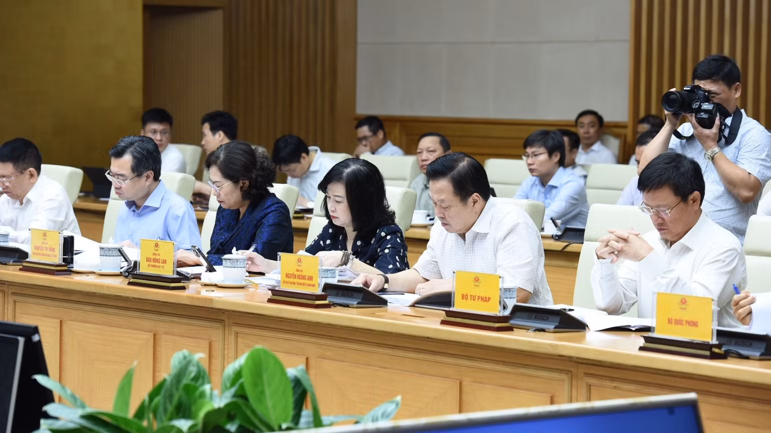 Lãnh đạo các bộ, ban, ngành tham dự hội nghị.