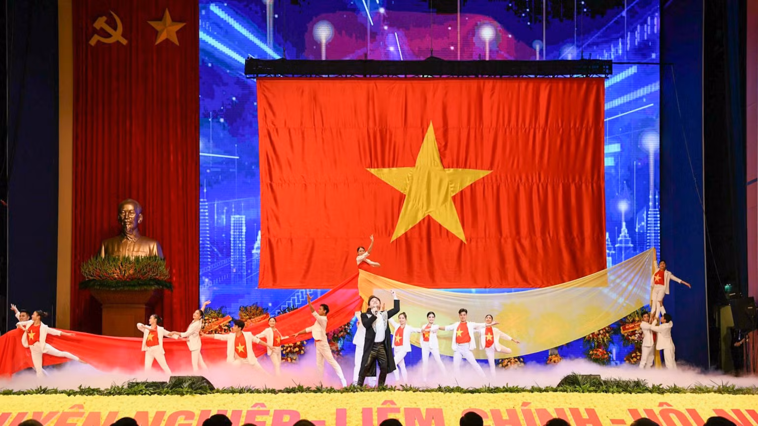 Chương trình nghệ thuật mở đầu lễ kỷ niệm 30 năm thành lập Kiểm toán Nhà nước.