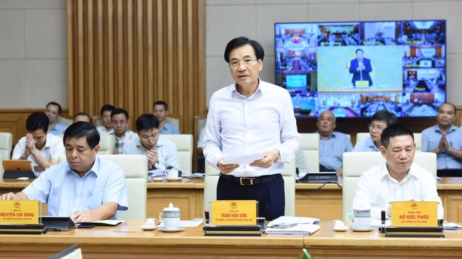 Bộ trưởng Chủ nhiệm Văn Phòng Chính phủ Trần Văn Sơn phát biểu tại hội nghị.