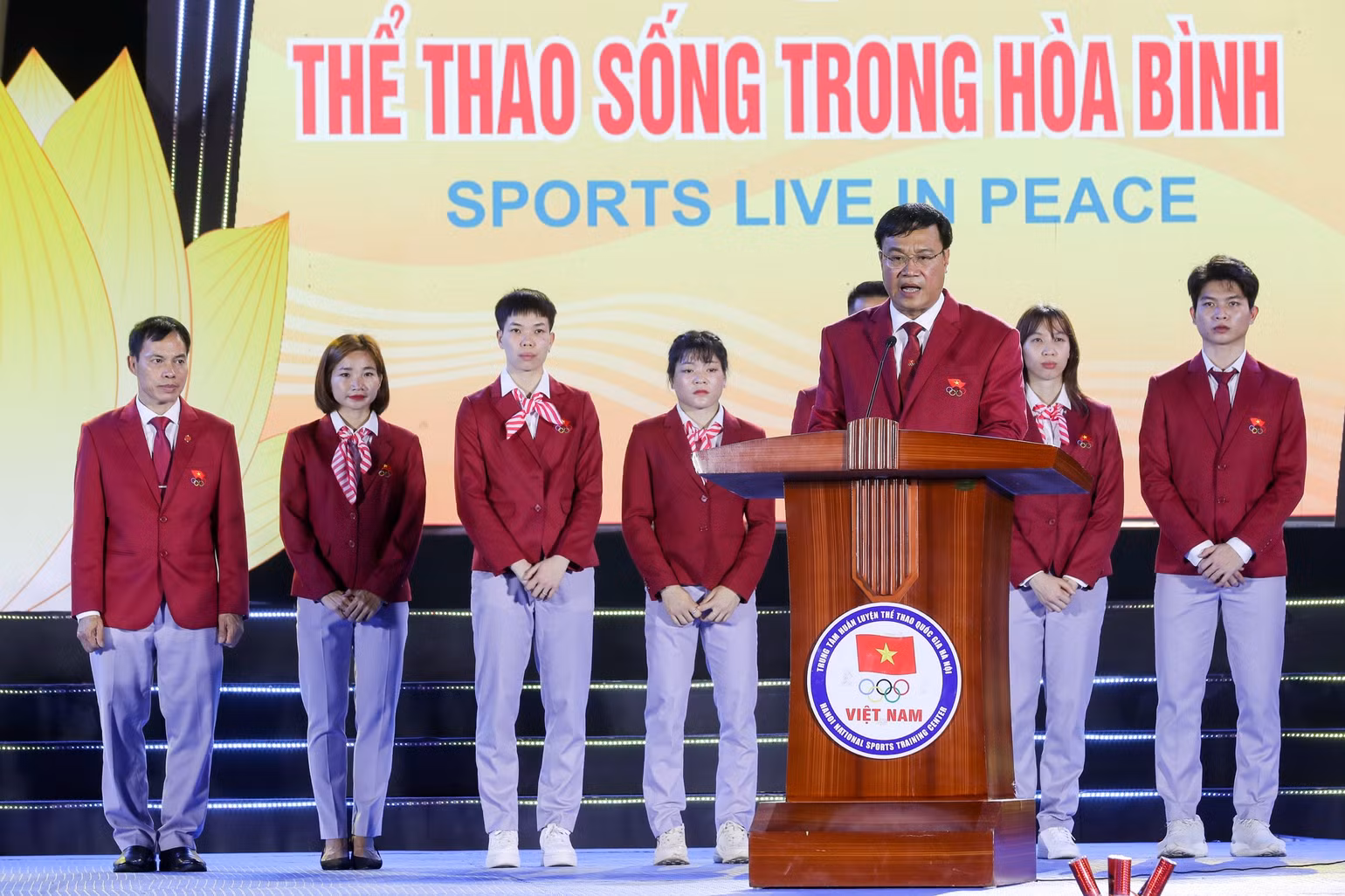 Trưởng đoàn Đặng Hà Việt chia sẻ về quá trình chuẩn bị và mục tiêu hướng tới SEA Games. Trưởng đoàn Đặng Hà Việt chia sẻ về quá trình chuẩn bị và mục tiêu hướng tới SEA Games.