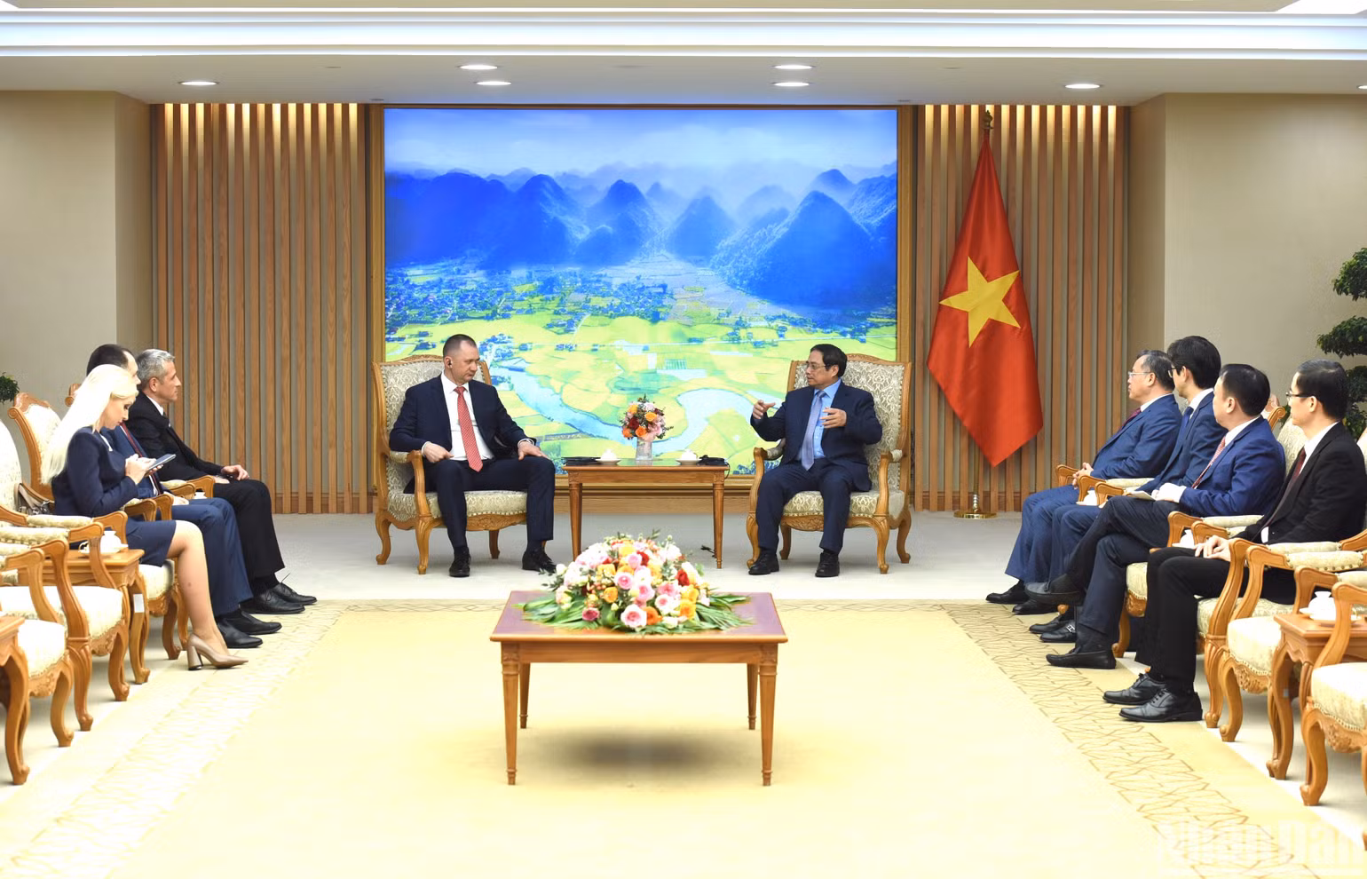 Quang cảnh buổi tiếp. Quang cảnh buổi tiếp.