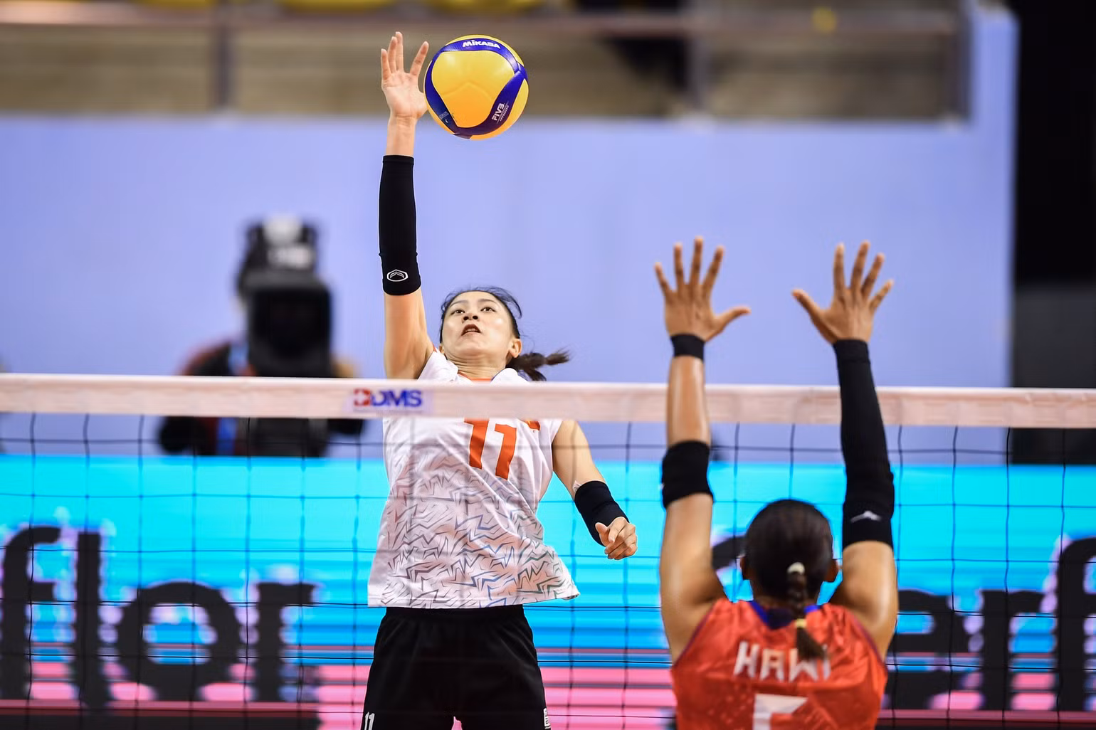 Việt Nam dẫn trước với chiến thắng ở set đầu tiên. (Ảnh: AVC) Việt Nam dẫn trước với chiến thắng ở set đầu tiên. (Ảnh: AVC)