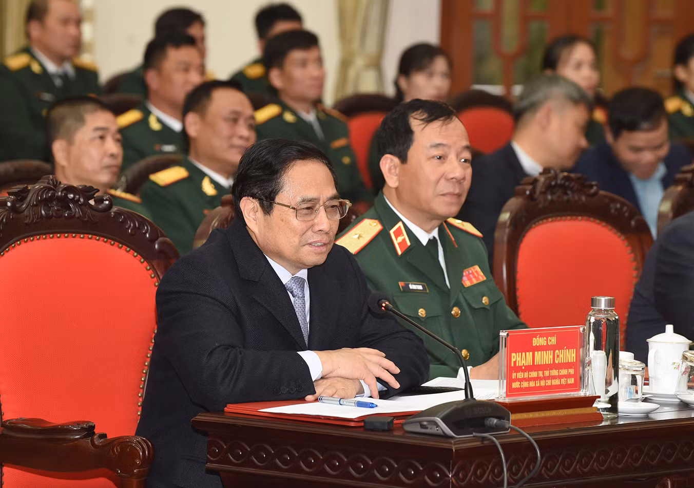 Thông qua cầu truyền hình trực tuyến, Thủ tướng đã thân mật nói chuyện, chúc Tết một số đơn vị của Binh chủng Tăng Thiết giáp như Trường Hạ sĩ quan Xe tăng 1; Lữ đoàn Xe tăng 201. Thông qua cầu truyền hình trực tuyến, Thủ tướng đã thân mật nói chuyện, chúc Tết một số đơn vị của Binh chủng Tăng Thiết giáp như Trường Hạ sĩ quan Xe tăng 1; Lữ đoàn Xe tăng 201.