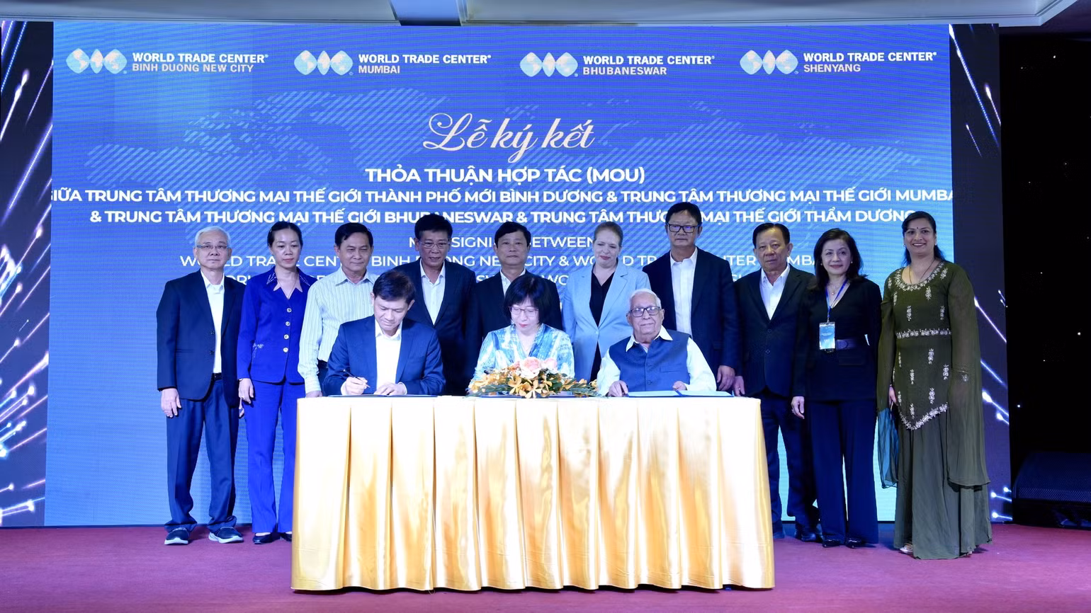 Ký kết Biên bản ghi nhớ giữa các Trung tâm thương mại thế giới. Ký kết Biên bản ghi nhớ giữa các Trung tâm thương mại thế giới.
