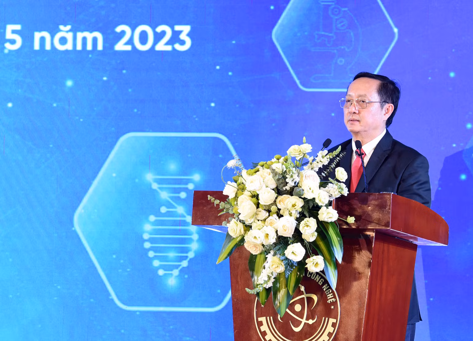 Bộ trưởng Khoa học và Công nghệ Huỳnh Thành Đạt phát biểu tại buổi lễ. Bộ trưởng Khoa học và Công nghệ Huỳnh Thành Đạt phát biểu tại buổi lễ.